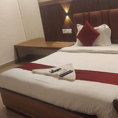 Capital O 69831 Hotel Mount Heera Chennai Eksteriør billede