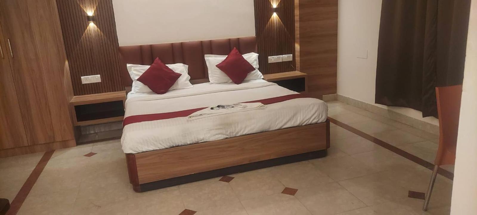 Capital O 69831 Hotel Mount Heera Chennai Eksteriør billede