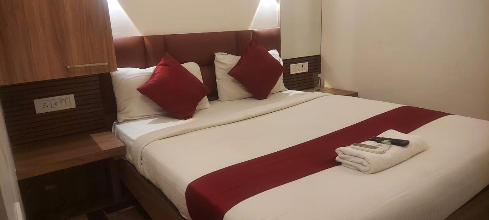 Capital O 69831 Hotel Mount Heera Chennai Eksteriør billede